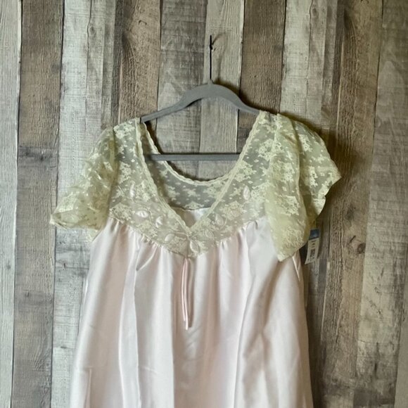 Vintage Corhan Nightgown Long Satin Sweep Pink White Chantilly Lace - Picture 2 of 3